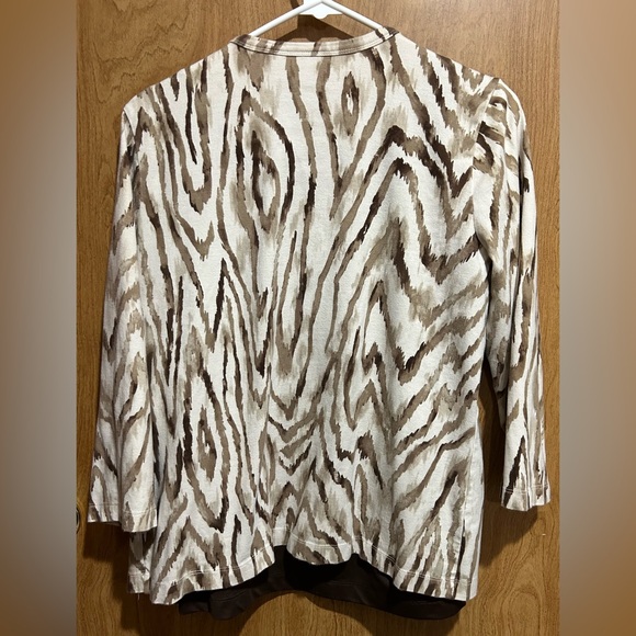 Chicos Tank with Cover up Shirt Size 1 - Picture 2 of 5